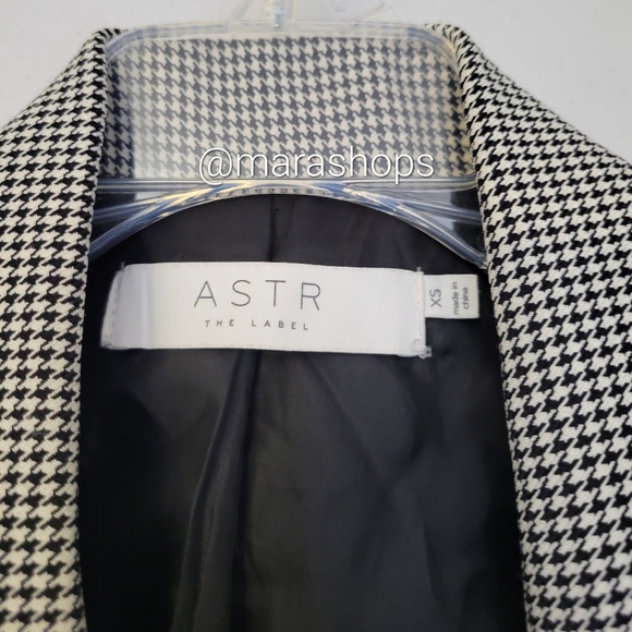 ASTR Houndstooth Blazer Dress - Picture 7 of 9